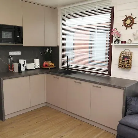 Houseboat Rosie Prag