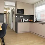 Houseboat Rosie